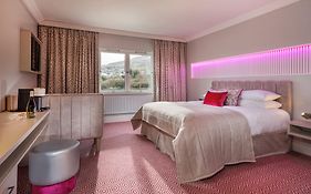 Four Seasons Hotel, Carlingford